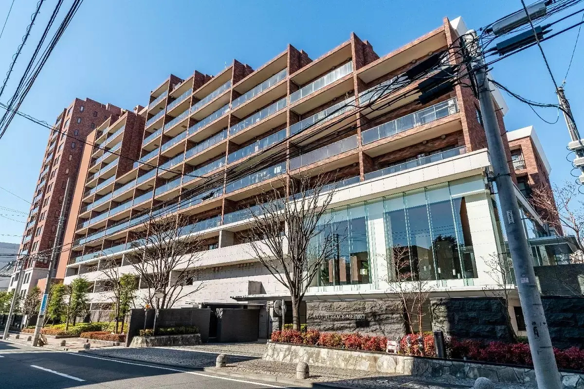 東海道線 2Beds Apartment for Sale in Toshima-ku, Tokyo - Japan Real