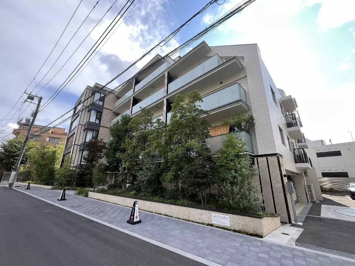 kita様ご専有 1Bed Apartment for Sale in Setagaya-ku, Tokyo - Japan Real