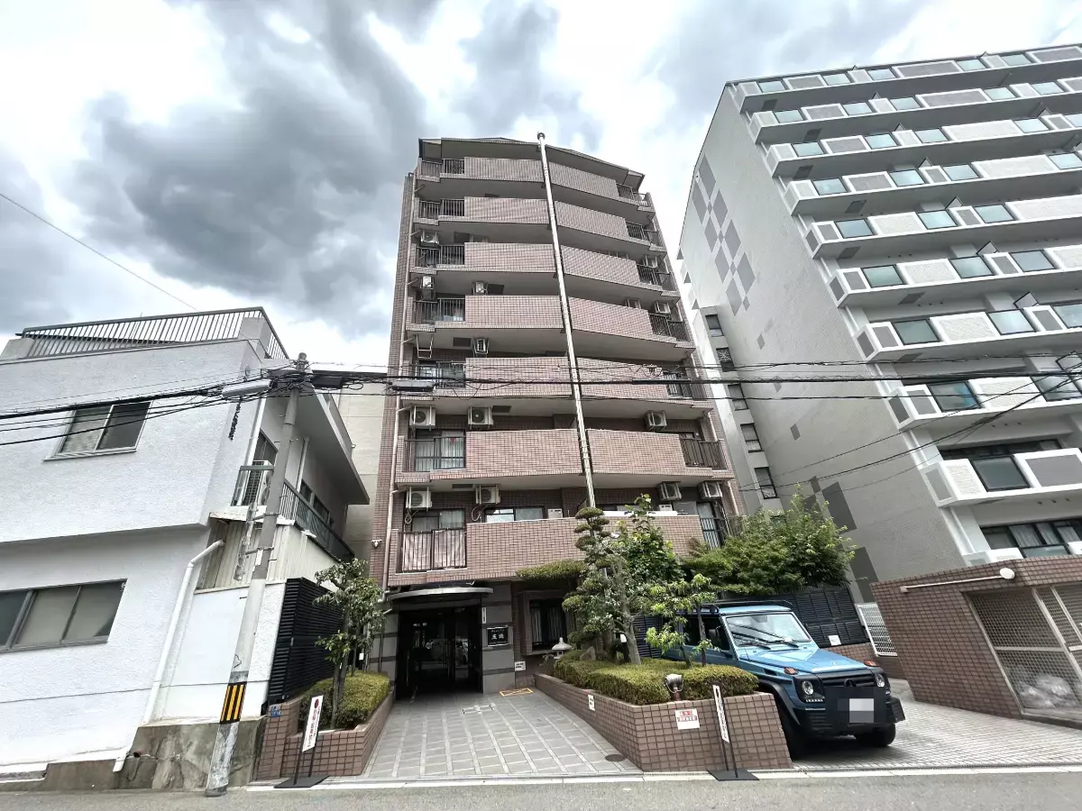 Tamatsukuri Residence