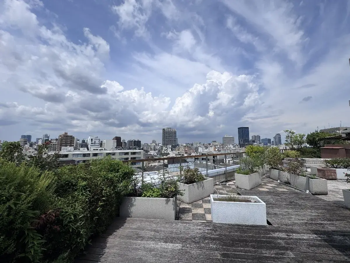 5 Beds Apartment for Sale in Shinjuku-ku, Tokyo - Japan Real