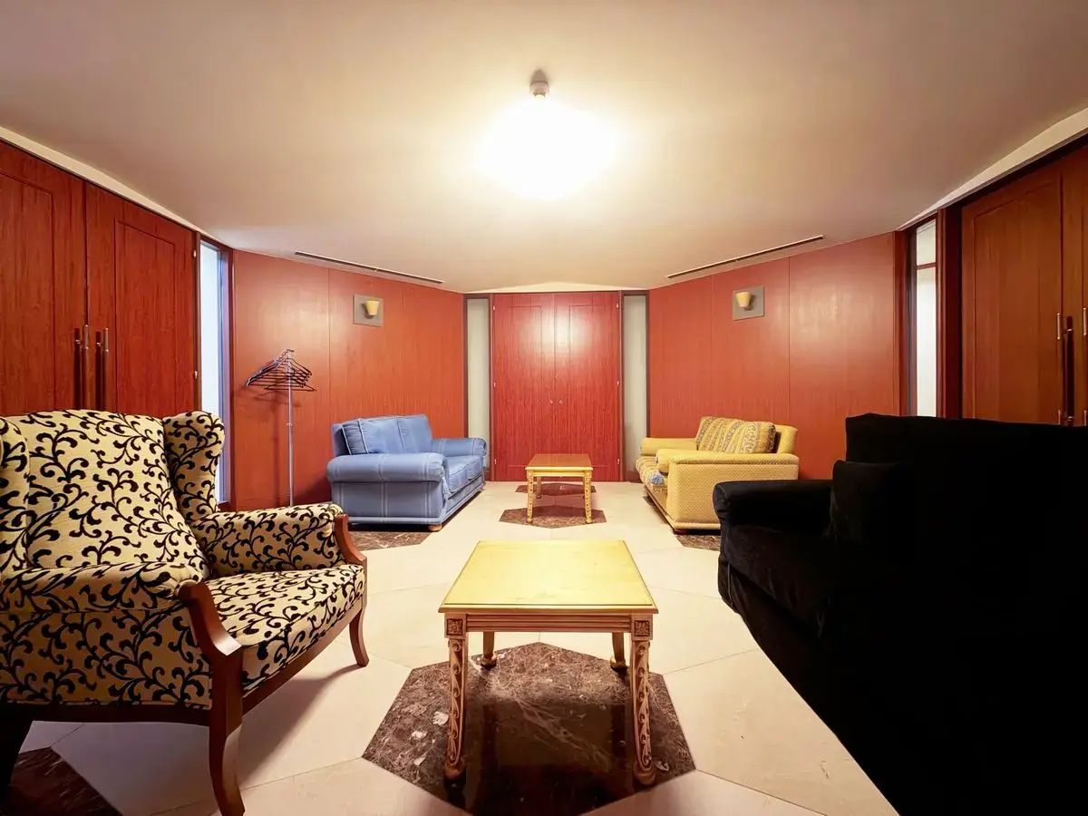 5 Beds Apartment for Sale in Shinjuku-ku, Tokyo - Japan Real