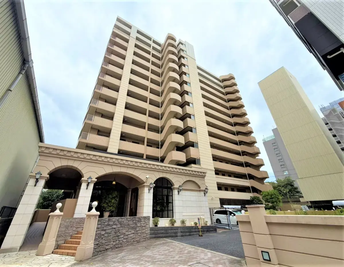 3 Beds Apartment for Sale in Kita-ku, Osaka-shi, Osaka - Japan