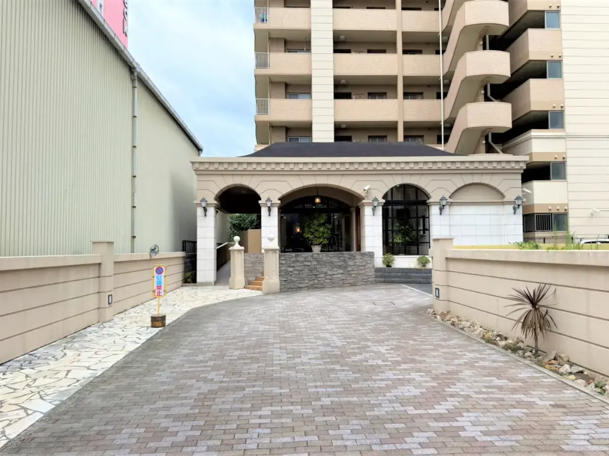 3 Beds Apartment for Sale in Kita-ku, Osaka-shi, Osaka - Japan