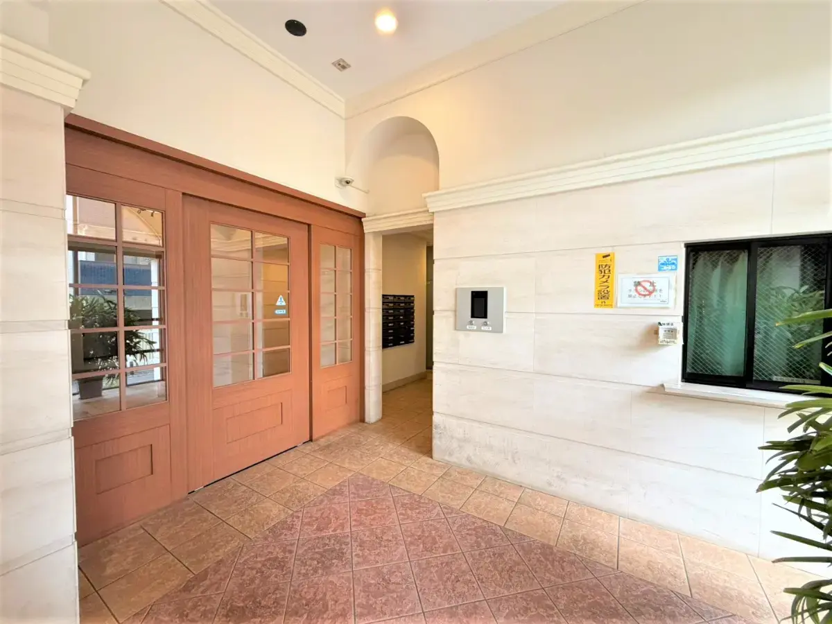 坂本睦美『apartment』 3 Beds Apartment for Sale in Kita-ku, Osaka-shi, Osaka - Japan