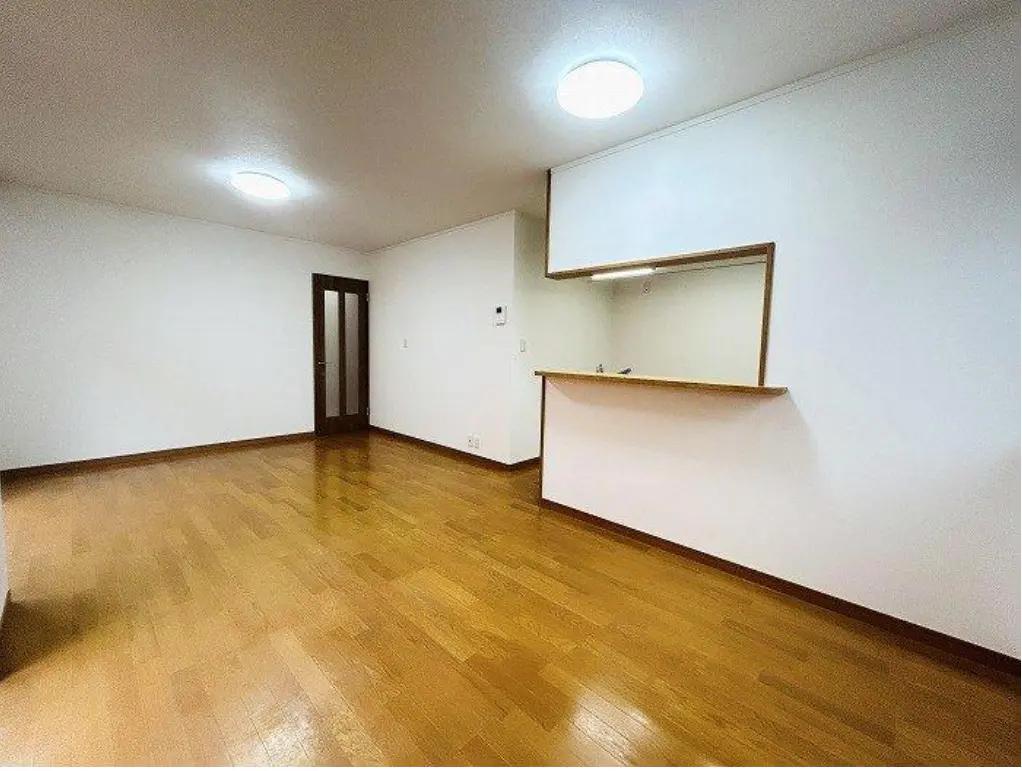 4 Beds House for Sale in Ome-shi, Tokyo - Japan Real Estate