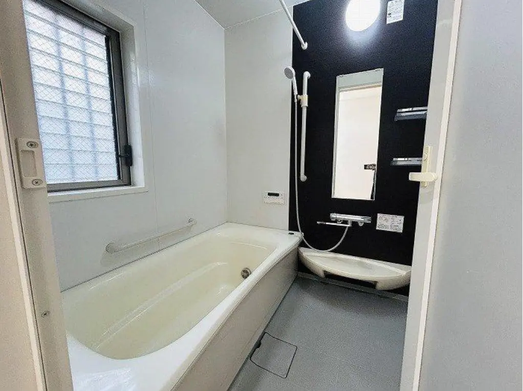 4 Beds House for Sale in Ome-shi, Tokyo - Japan Real Estate
