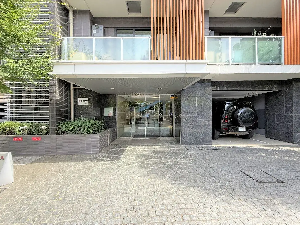 1 Bed Apartment for Sale in Shinjuku-ku, Tokyo - Japan Real Estate
