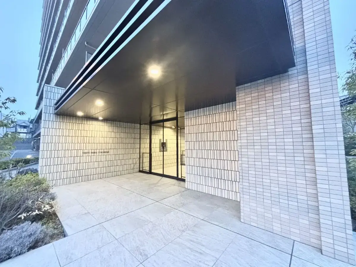 3 Beds Apartment for Sale in Fukushima-ku, Osaka-shi, Osaka
